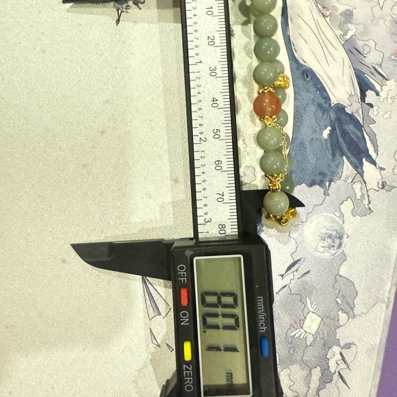 Designed Hetian Jade Beaded Bracelet with Nanhong Agate - Picture 4 of 5